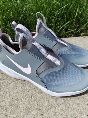 Nike Flex Runner GS Big Kids Size 7Y (women's 8.5) Grey Pink Slip On Sneakers